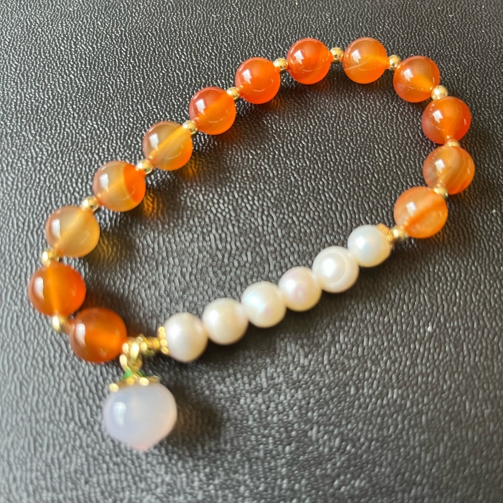 Pearl and Peach Agate stretchy bracelet